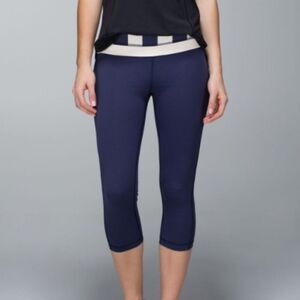 Like New! Lululemon Up The Pace Crop Cadet Blue / Angel Wing / Steep Stripe